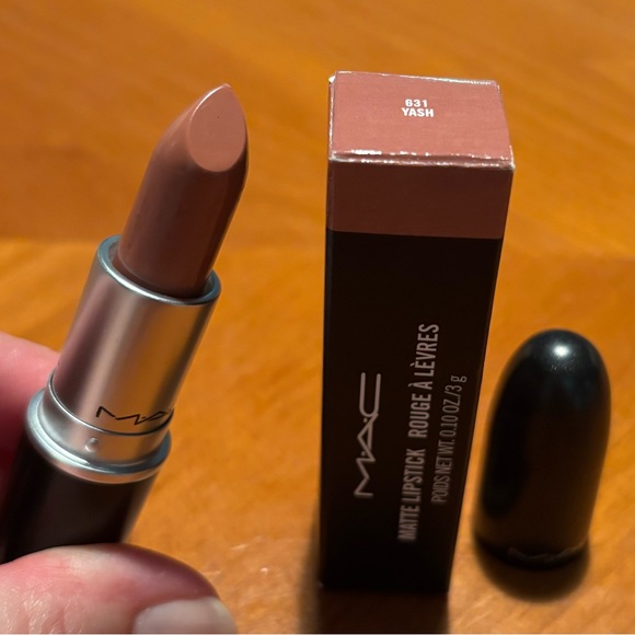 MAC Yash Lipstick Discontinued - Picture 4 of 16